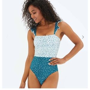 Summersalt: The Ruffle Oasis